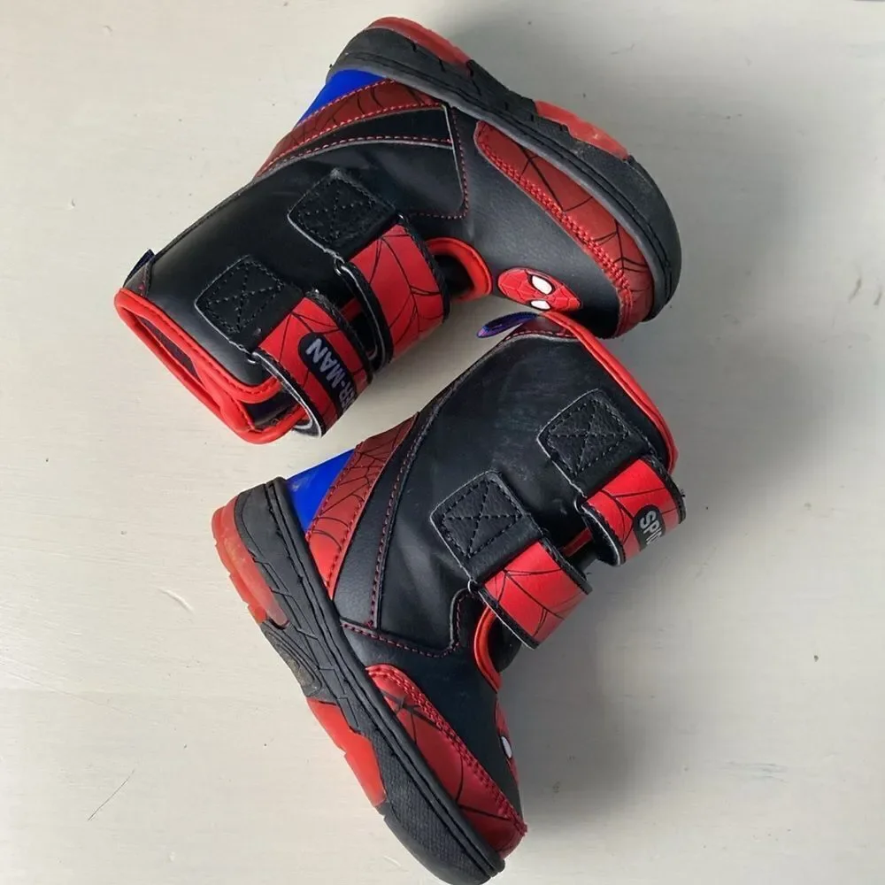COPY - 🕷️-Man Marvel Spider-Man  Boy’s Light Up Snowboots Size 7